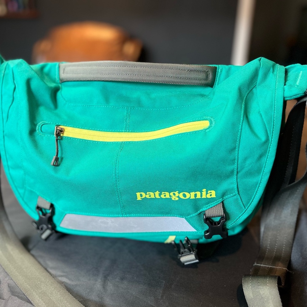 Kelly Green Patagonia Messenger Bag